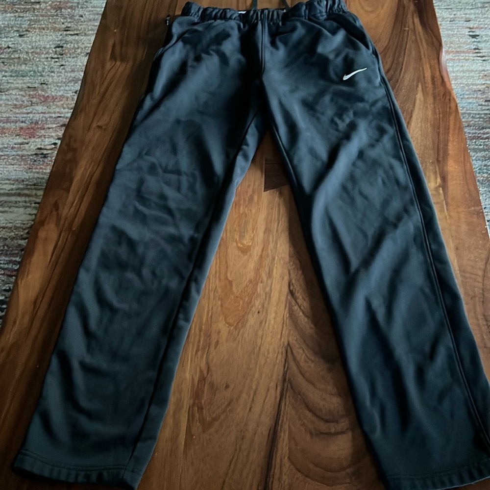Men’s medium Nike therma-fit black pants